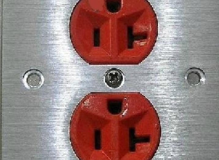 美标插座（是于与国内通用的三项插头所区别的插座）