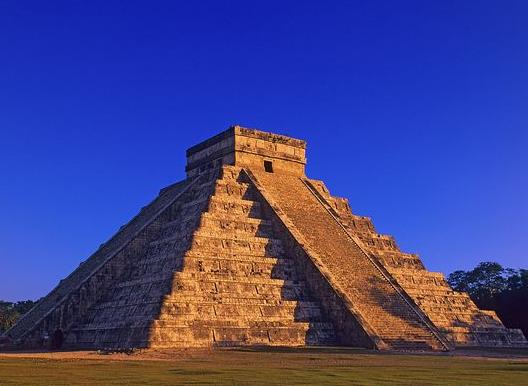 玛雅金字塔（祭祀羽蛇神的神庙）