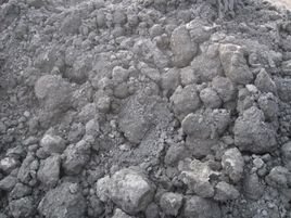 煤泥（煤粉含水形成的半固体物）