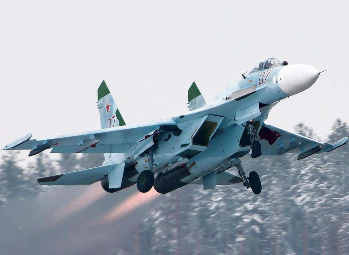 苏-27战斗机（全天候空中优势重型战斗机）