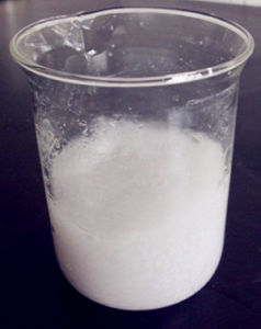 氯化银（白色粉末状物质）