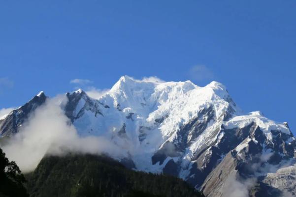 南伽巴瓦峰（位于西藏自治区林芝市的山峰）